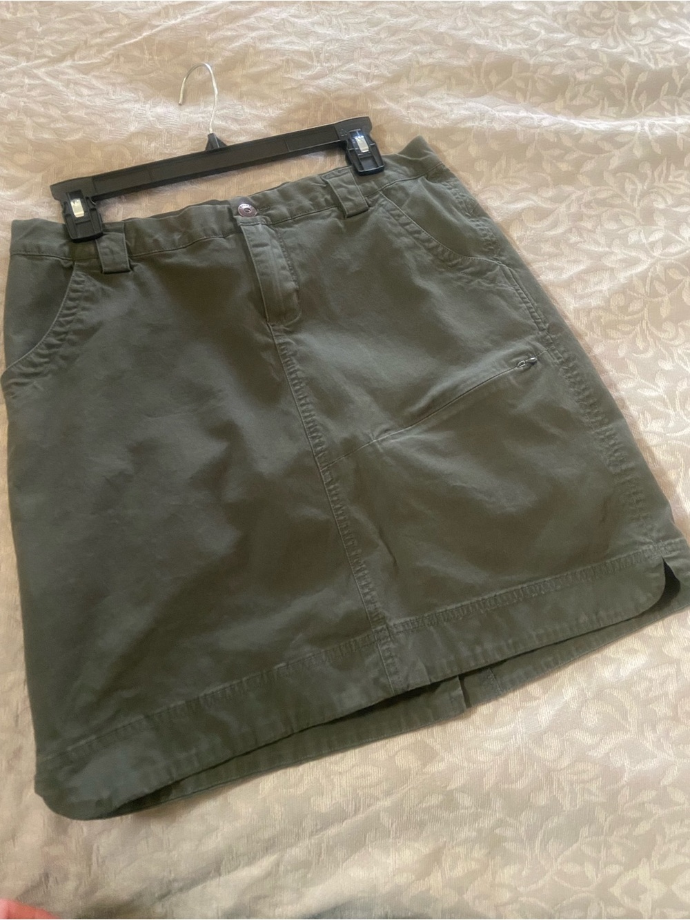 Duluth Trading Co Olive Green Mini Skirt w/built-in shorts